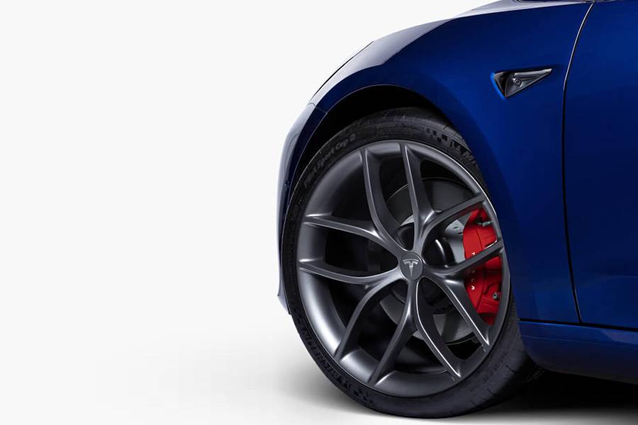 A Tesla Model 3 Performance Dual Motoros változatának új felnije