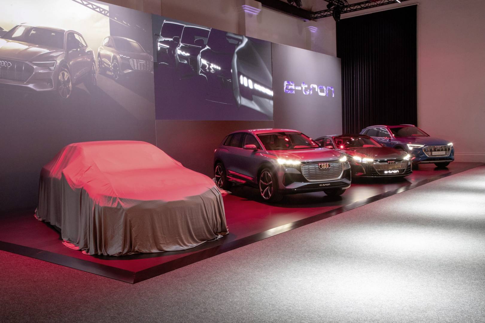 az Audi e-tron modelljei egymás mellett