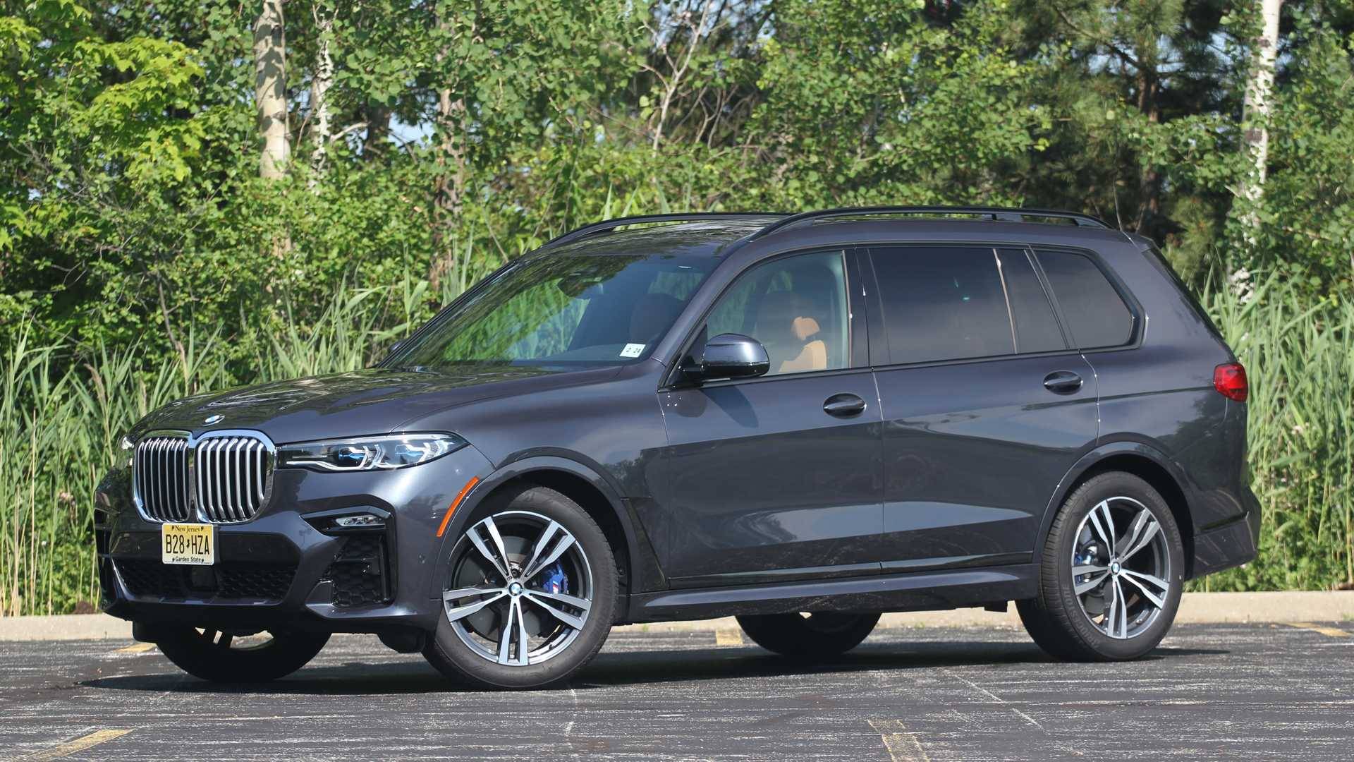 2019-es BMW X7 elölről