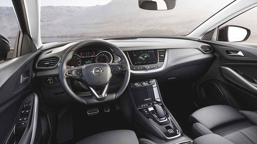 2019-es Opel Grandland X Plug-In Hybrid4 beltere