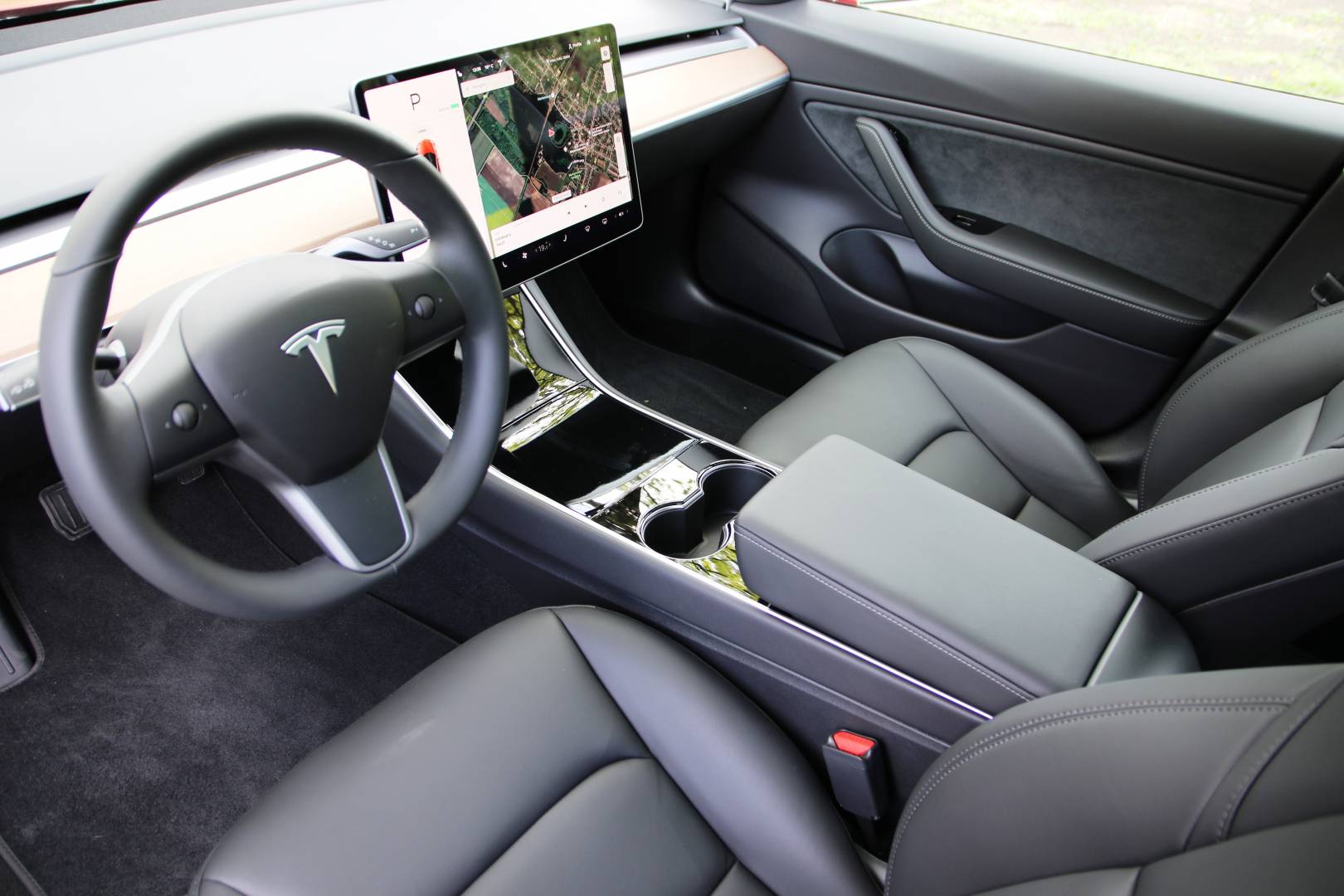 A Tesla Model 3 érintőképernyője - rendelj Model 3-at